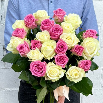 Букет из белых и розовых роз - купить с доставкой в по Армавиру