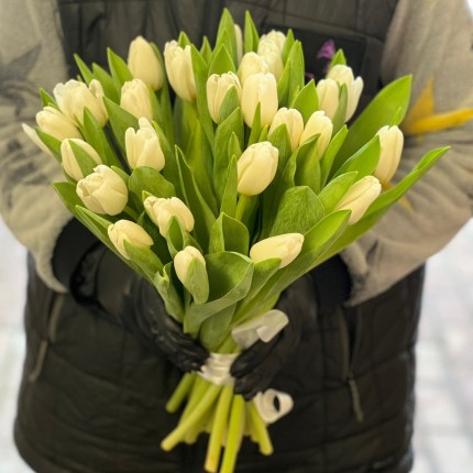 Букеты белых тюльпанов на 8 марта - купить с доставкой в по Армавиру
